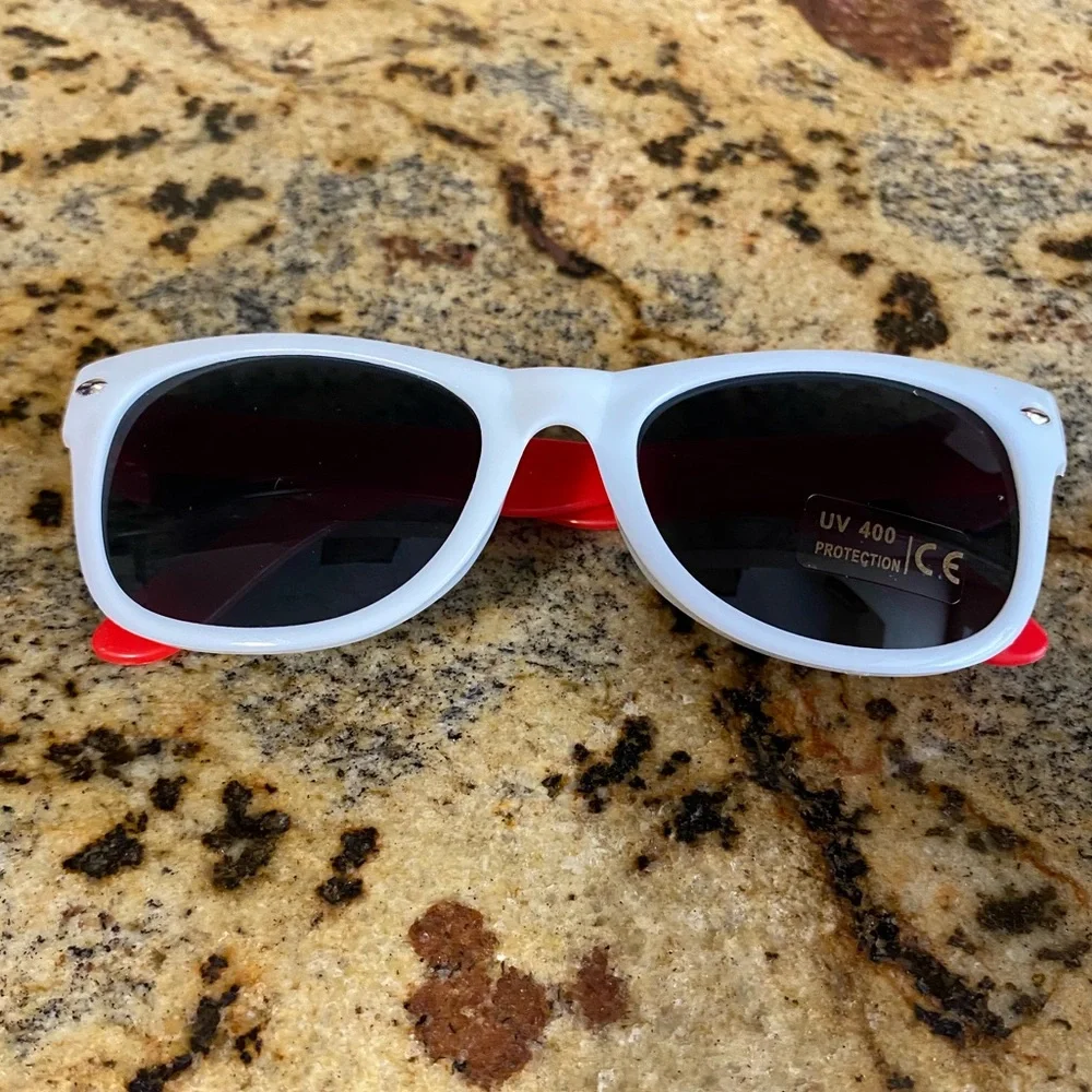 Kids basketball red and white sunglasses